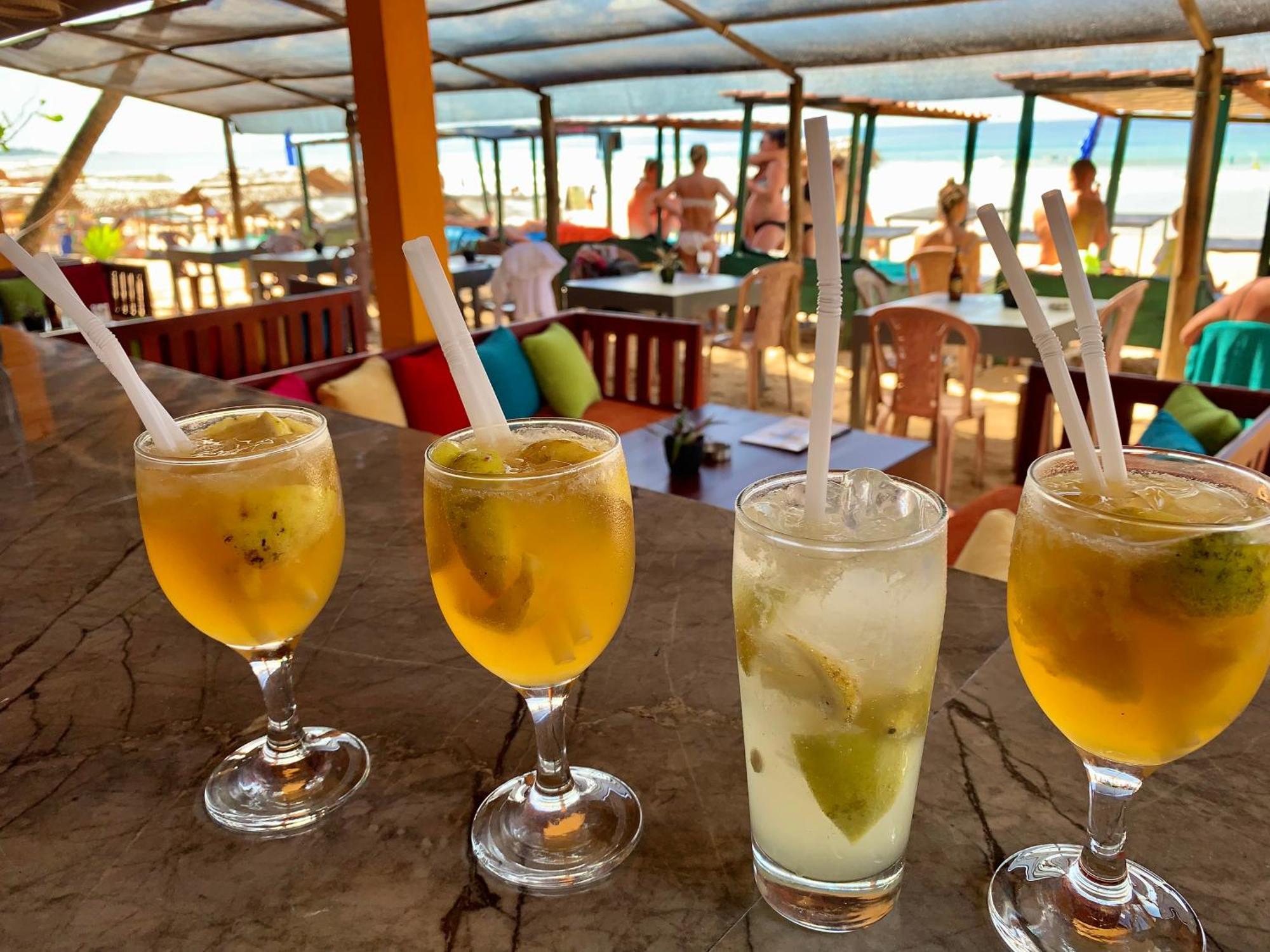Drifters Hotel & Beach Restaurant Хиккадува Экстерьер фото