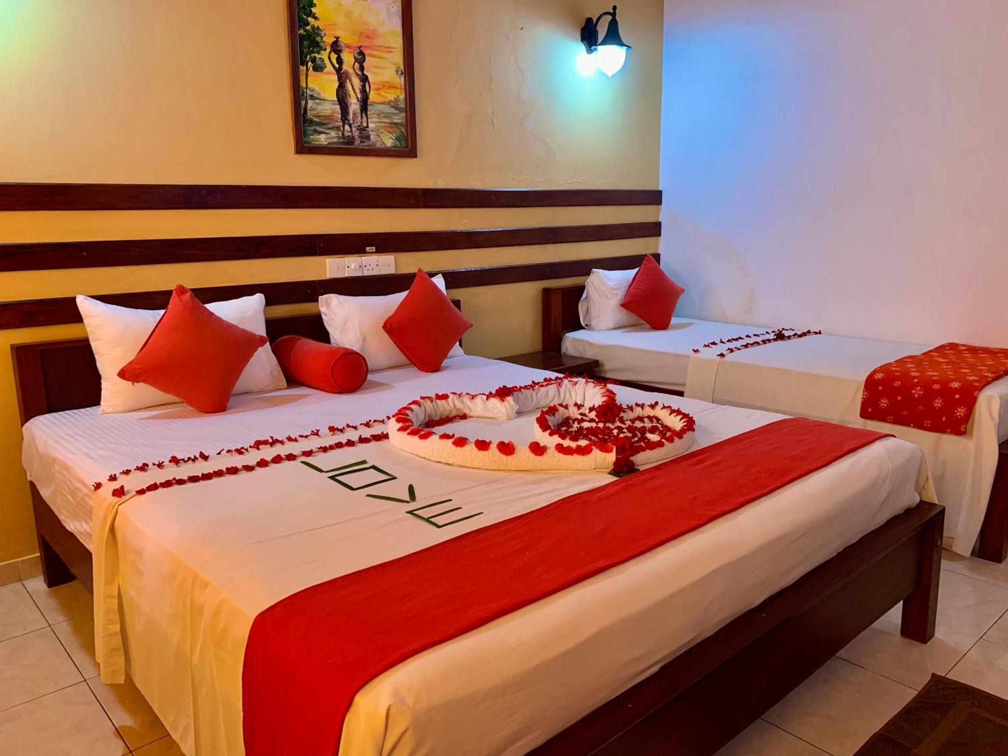 Drifters Hotel & Beach Restaurant Хиккадува Экстерьер фото