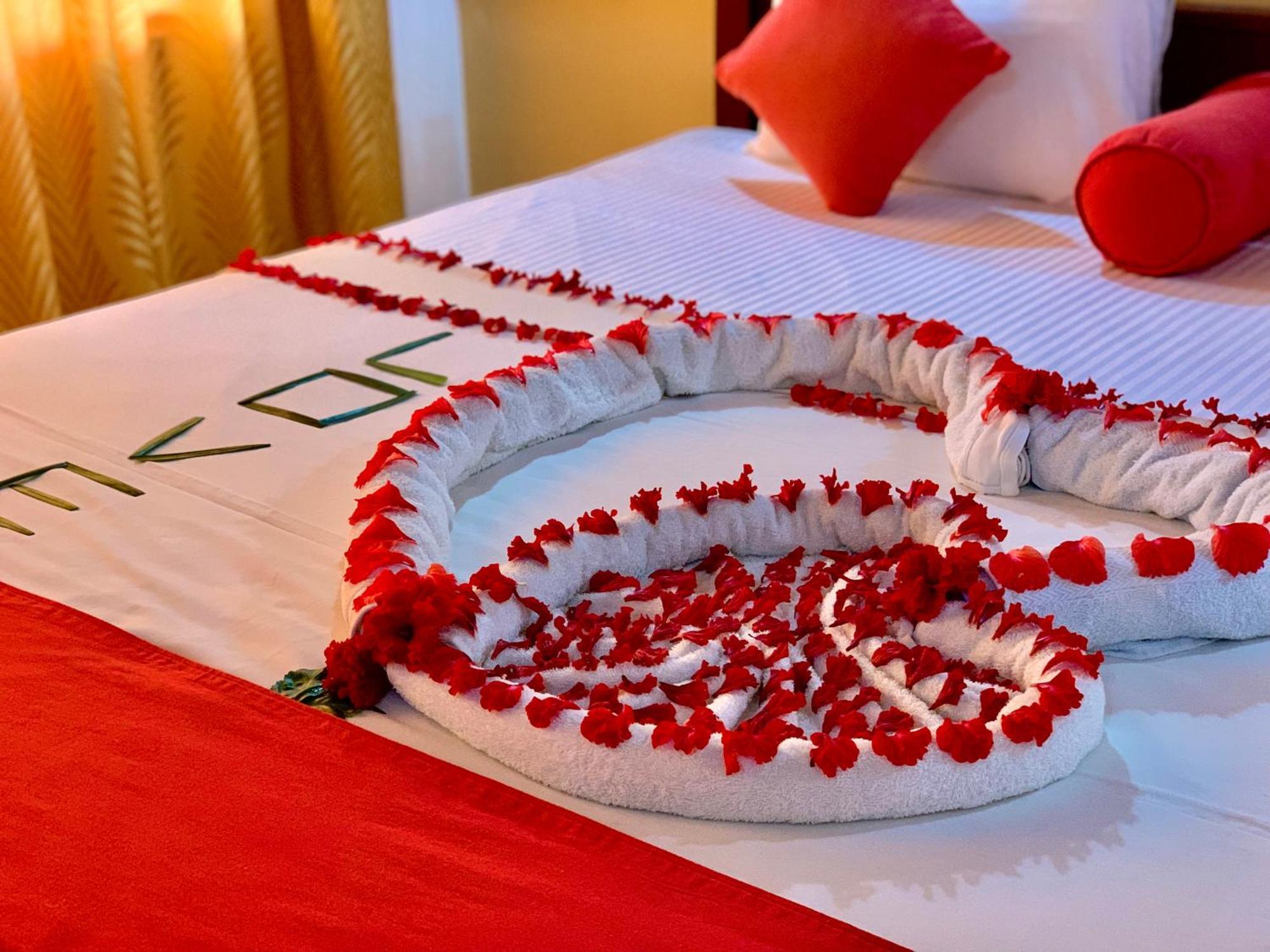 Drifters Hotel & Beach Restaurant Хиккадува Экстерьер фото
