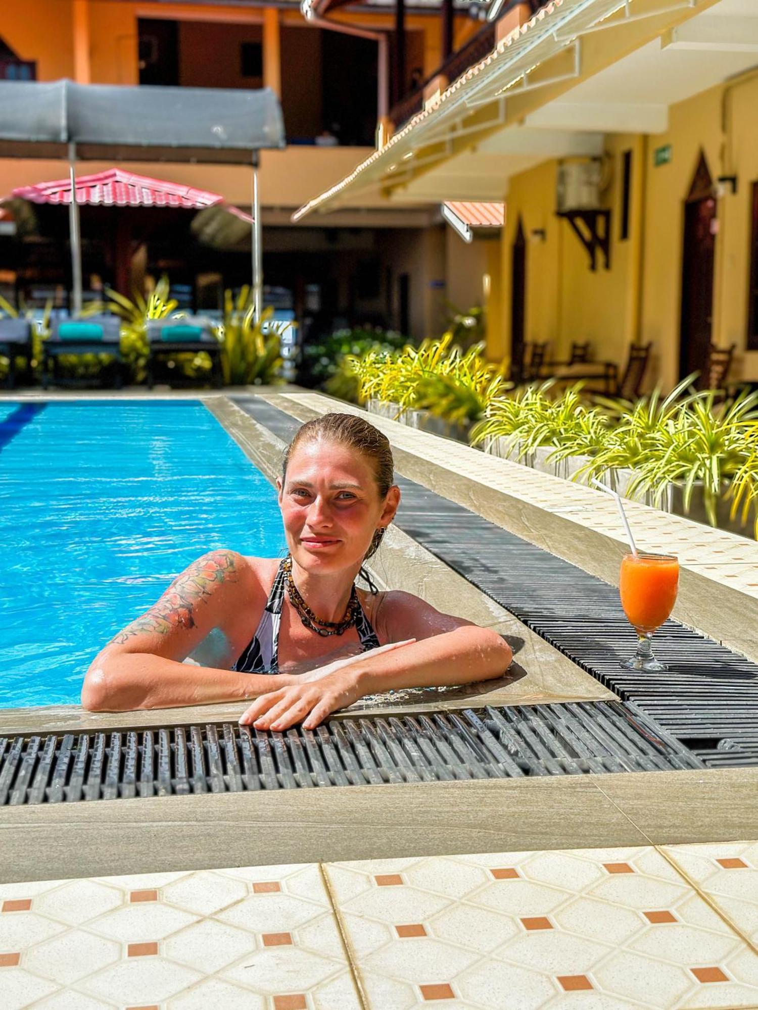 Drifters Hotel & Beach Restaurant Хиккадува Экстерьер фото