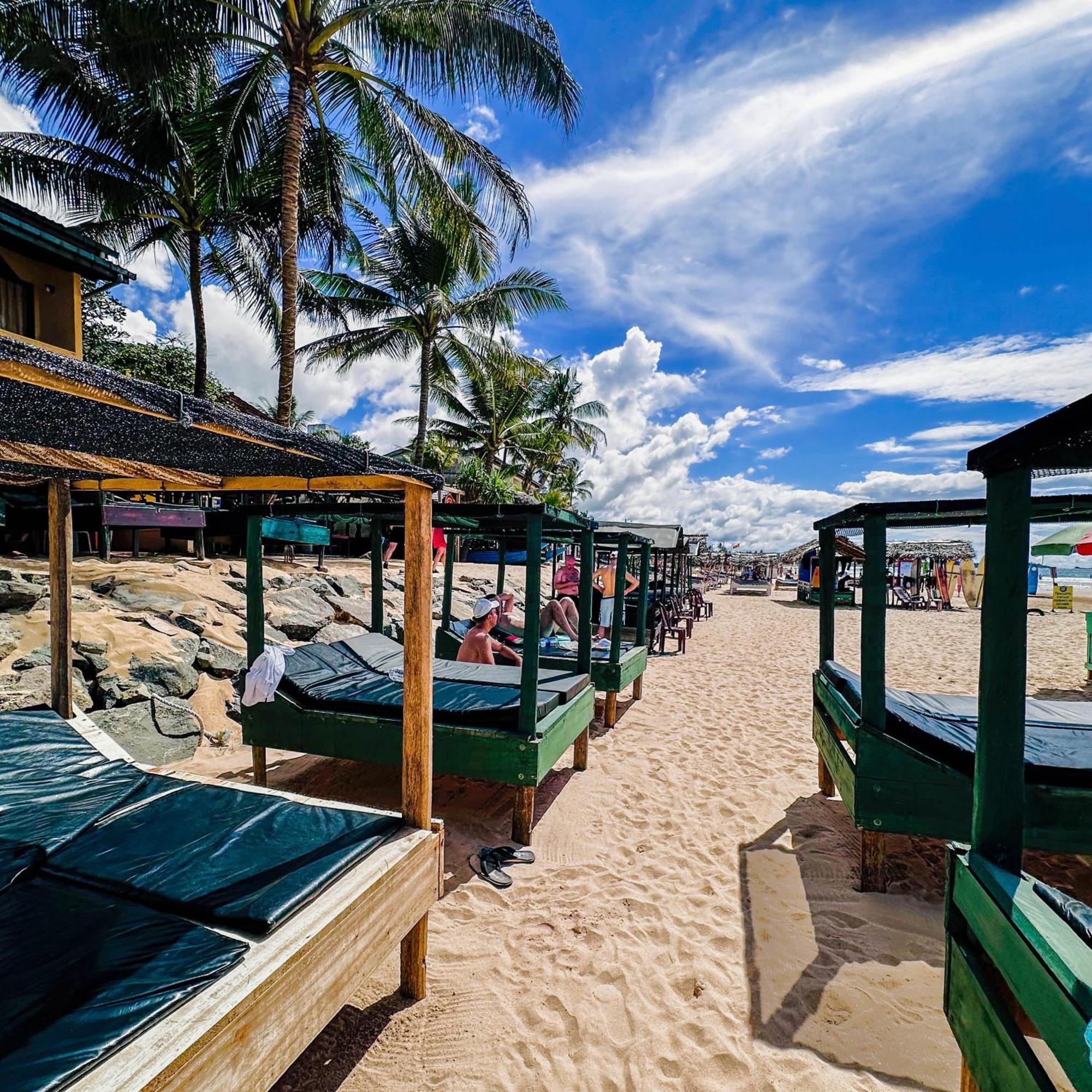 Drifters Hotel & Beach Restaurant Хиккадува Экстерьер фото