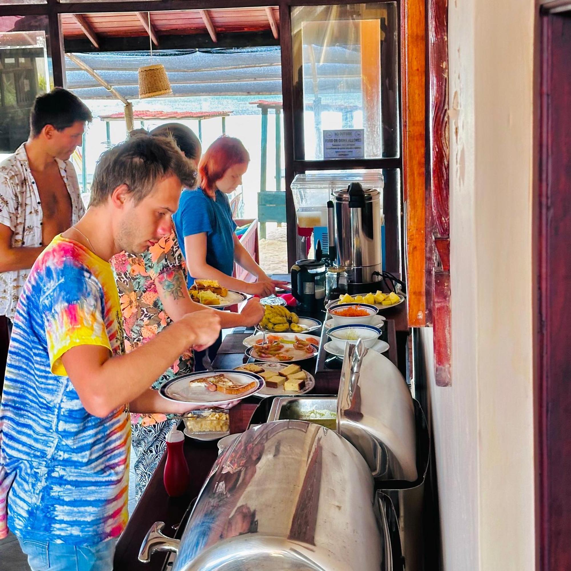 Drifters Hotel & Beach Restaurant Хиккадува Экстерьер фото
