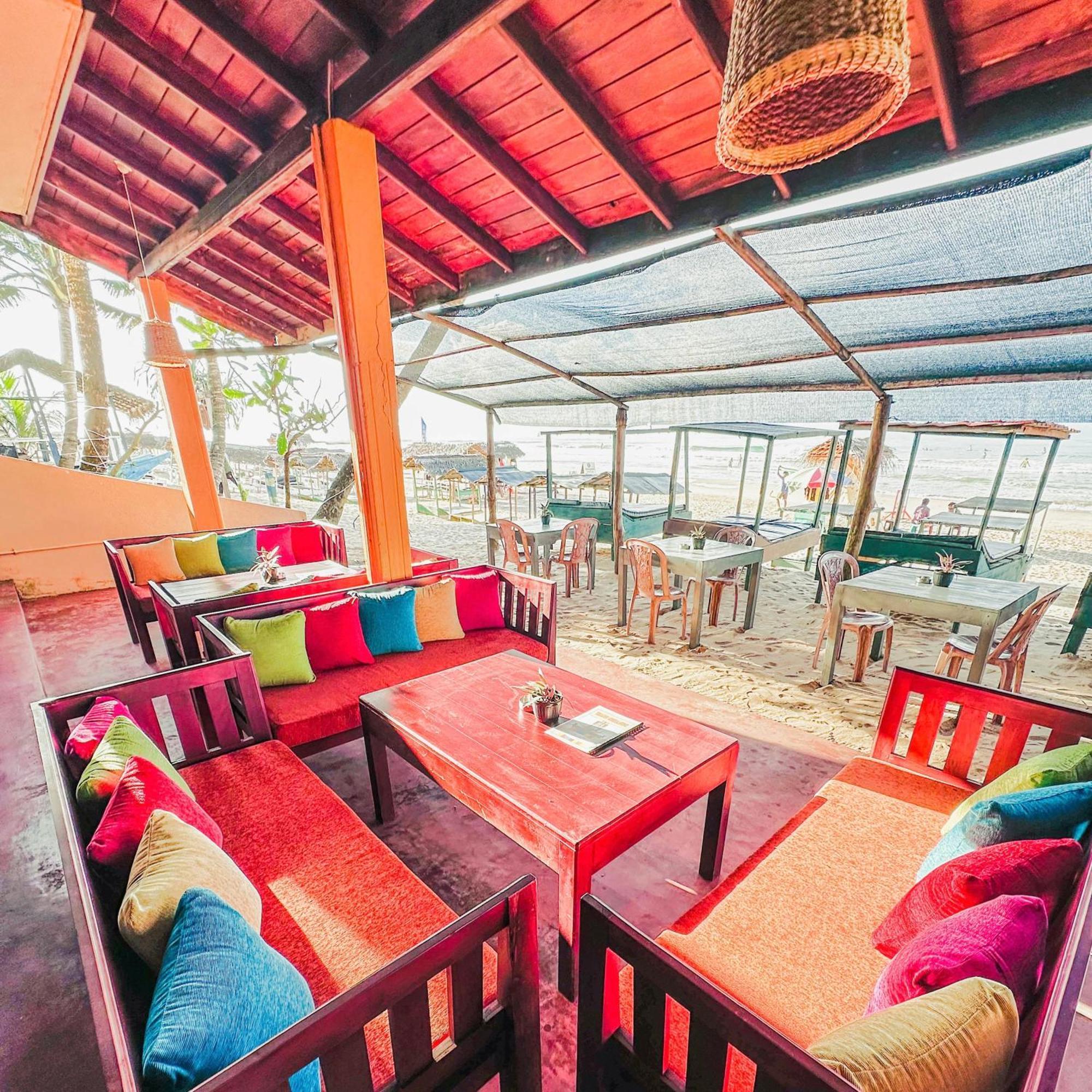 Drifters Hotel & Beach Restaurant Хиккадува Экстерьер фото