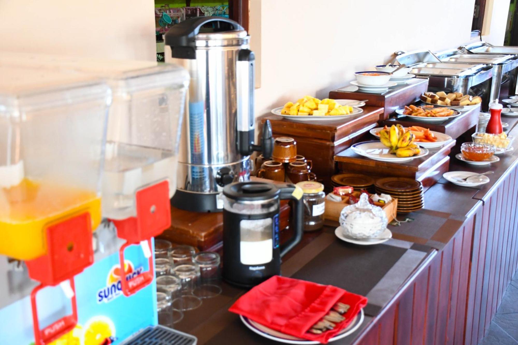 Drifters Hotel & Beach Restaurant Хиккадува Экстерьер фото