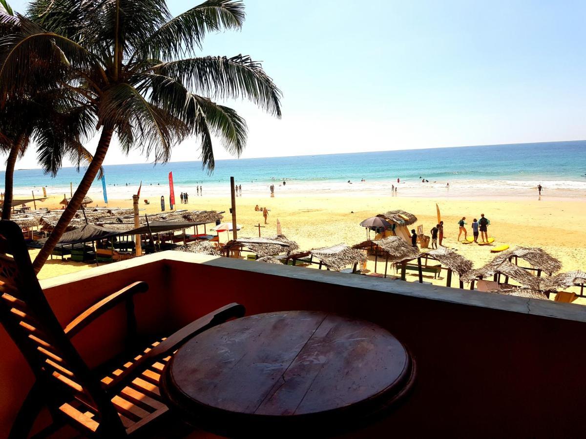Drifters Hotel & Beach Restaurant Хиккадува Экстерьер фото