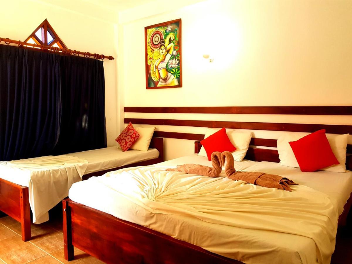 Drifters Hotel & Beach Restaurant Хиккадува Экстерьер фото